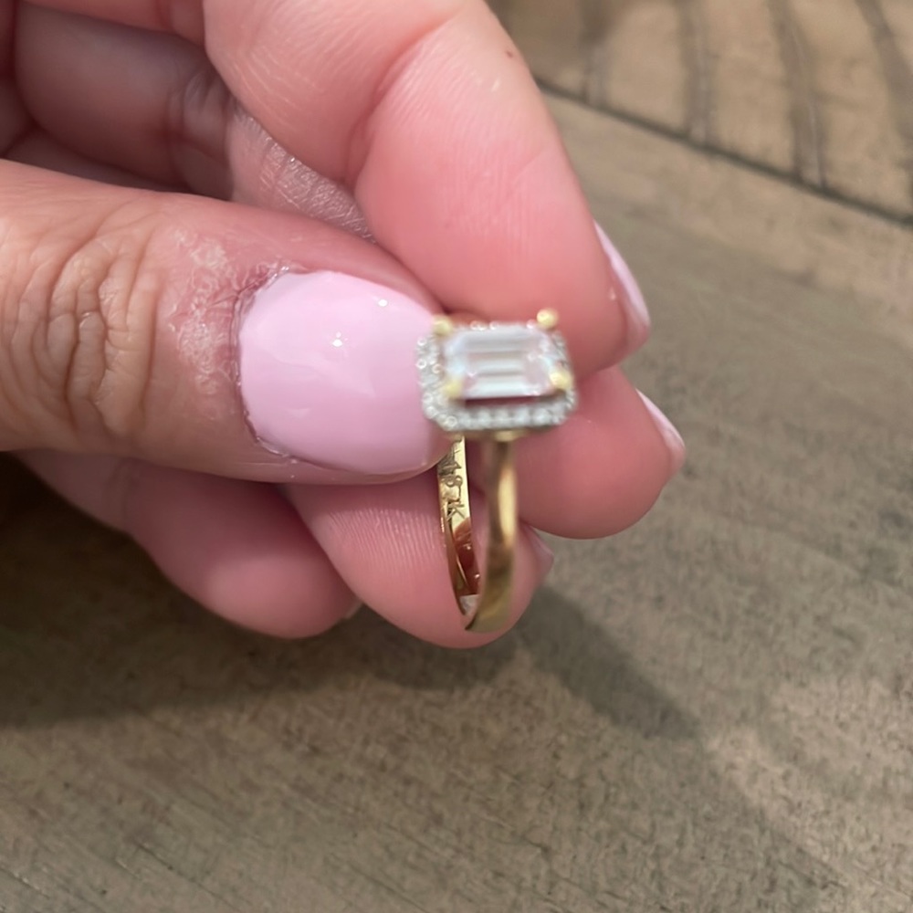 18K Gold Ring with Russian diamond
